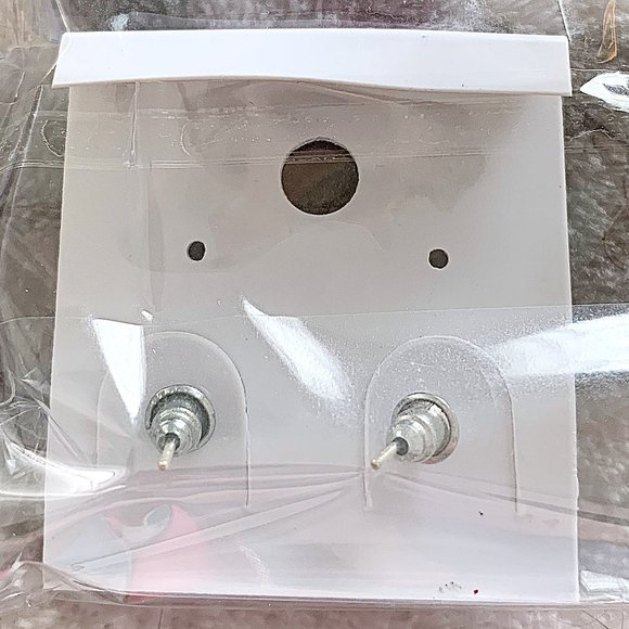 Crab & Pearl Clam Shell Asymmetrical Rhinestone Stud Earrings - Picture 4 of 4